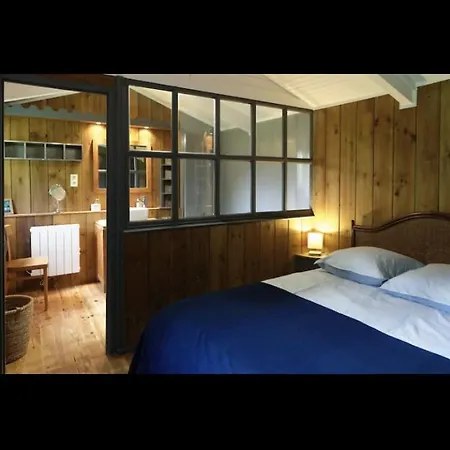 Holiday home Les Grands Bois Et Thezac (Charente-Maritime)